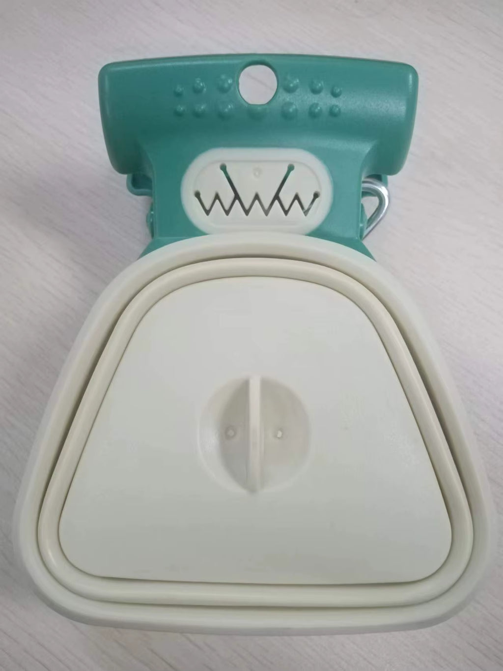 GoClean™ Expandable Pooper Scooper & Dispenser
